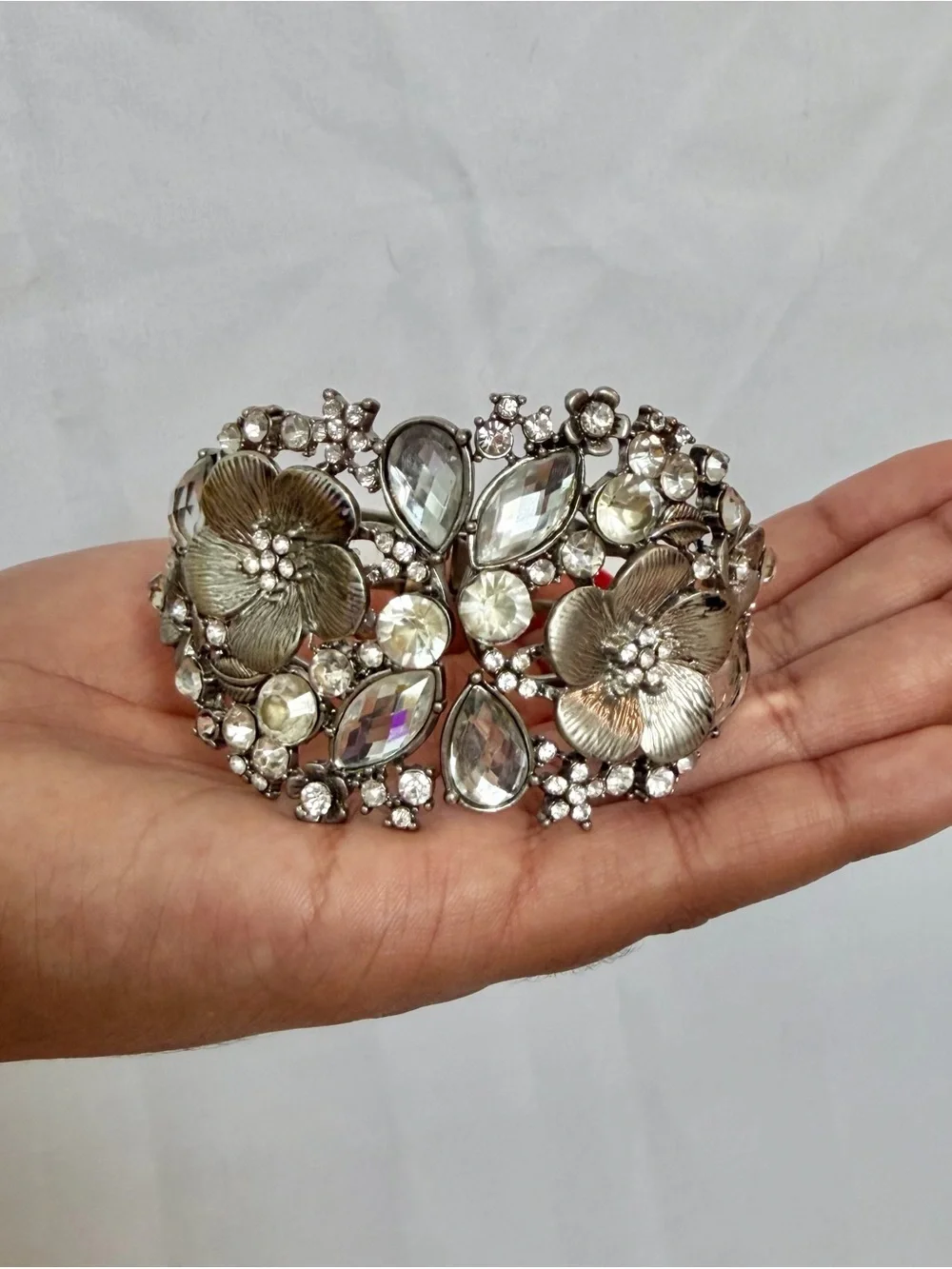 Vintage y2k Elegant Floral Crystal Cuff Bracelet